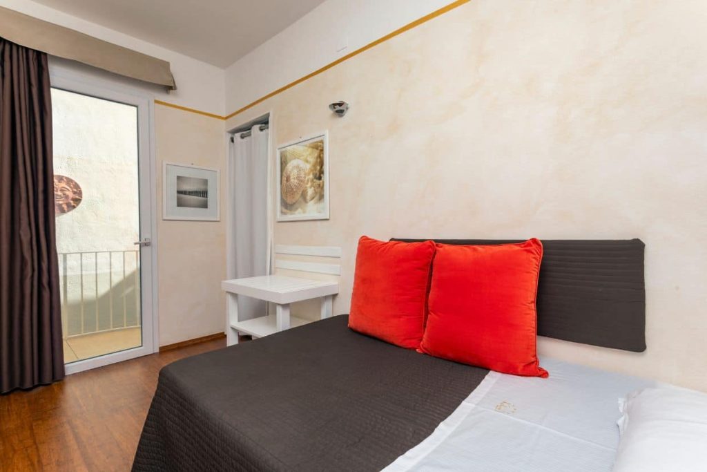 single-room-hotel-kalura