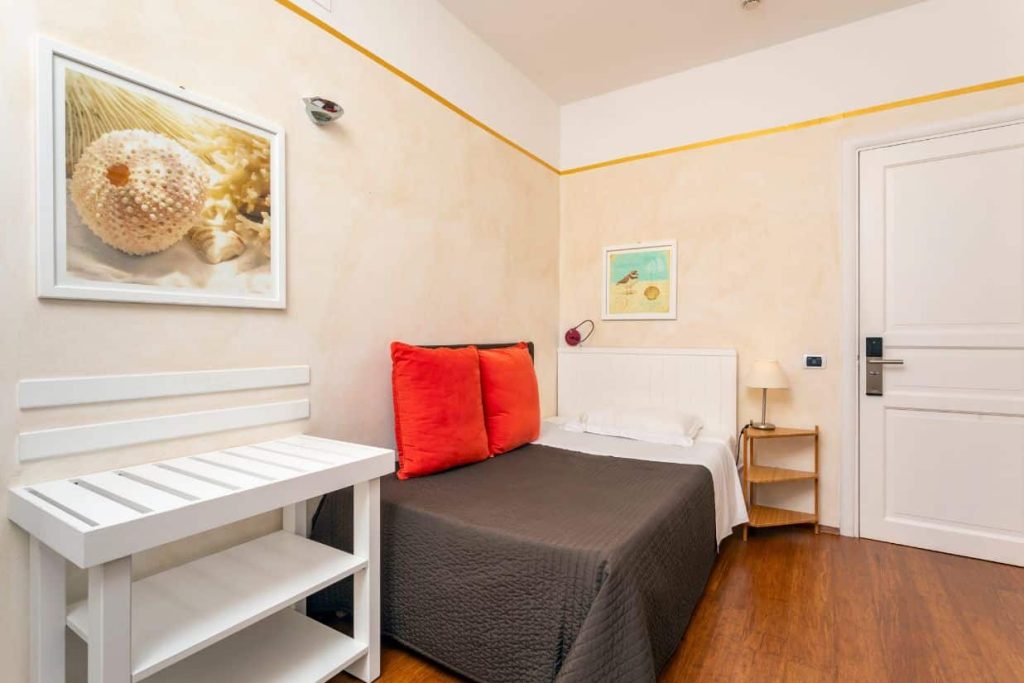 chambre simple sans vue sur la mer