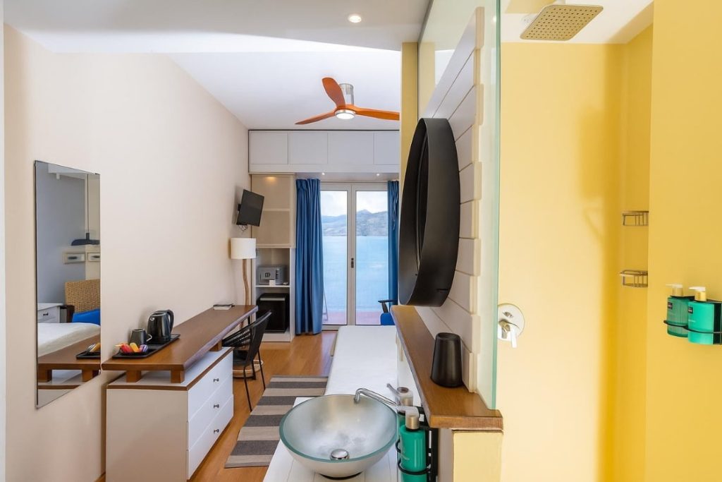 camera vista mare ville