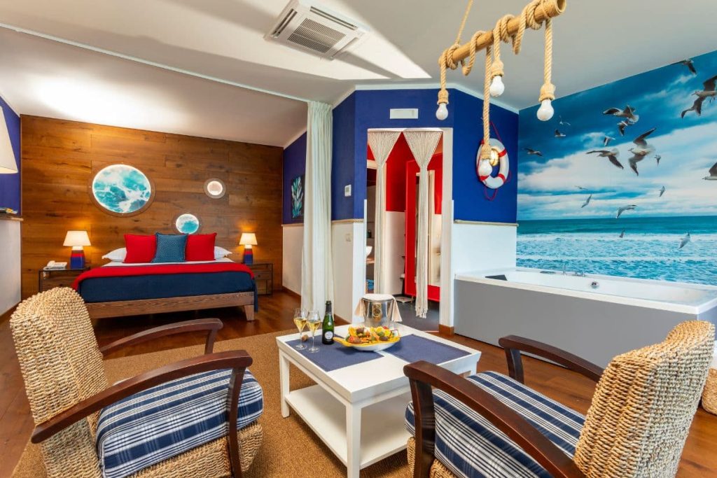 room-with-hot-tub-cefalu