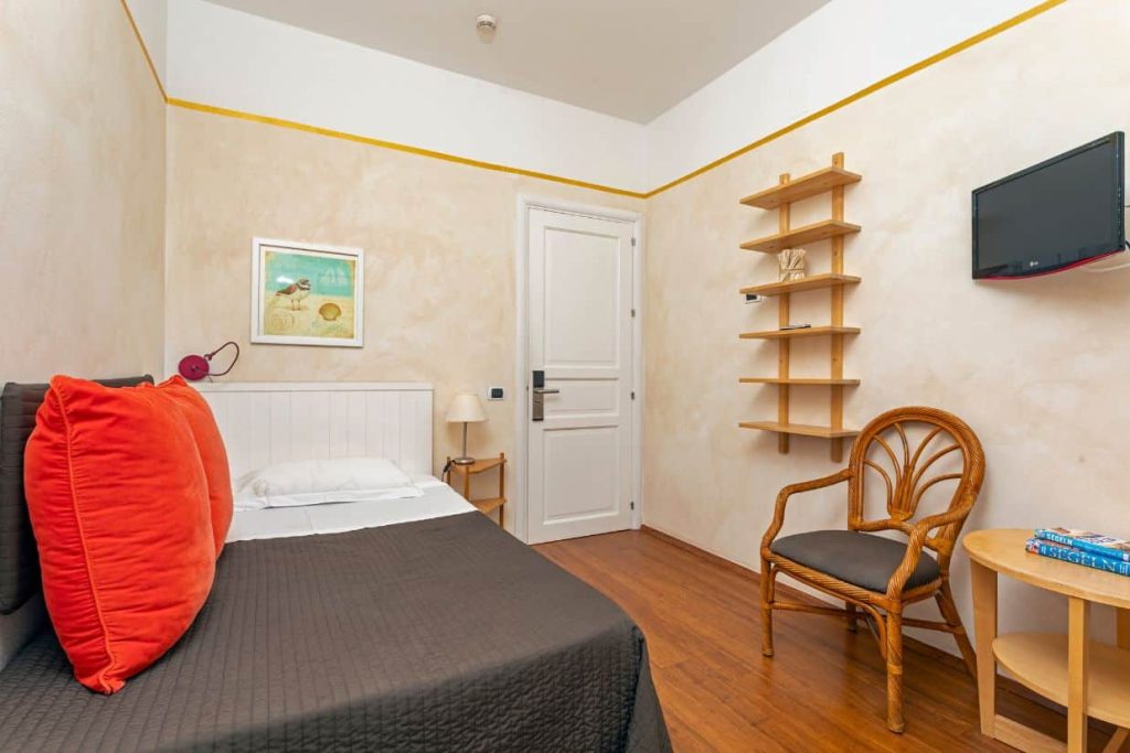 single-room-hotel-kalura