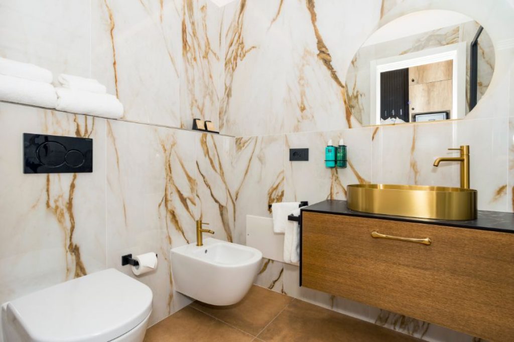 superior-bathroom-hotel-kalura